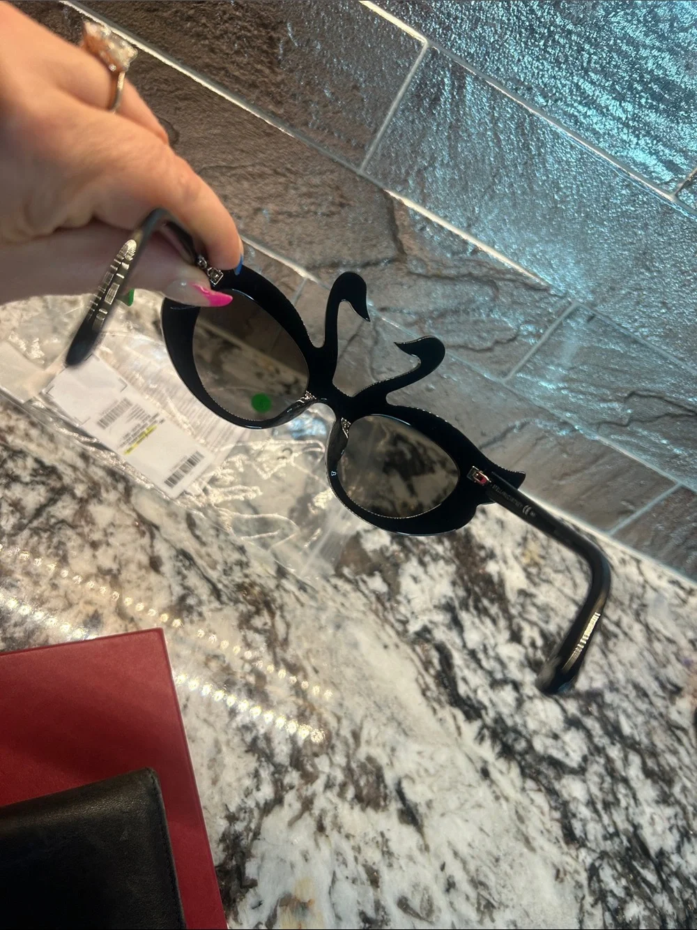 Stella McCartney Black Swan Kids Sunglasses with Pink Beak Accents NWT